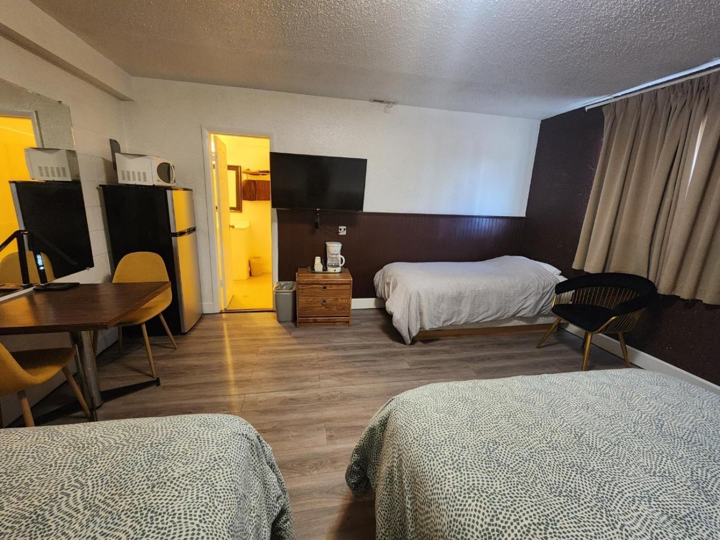 Motel Centennial 2*